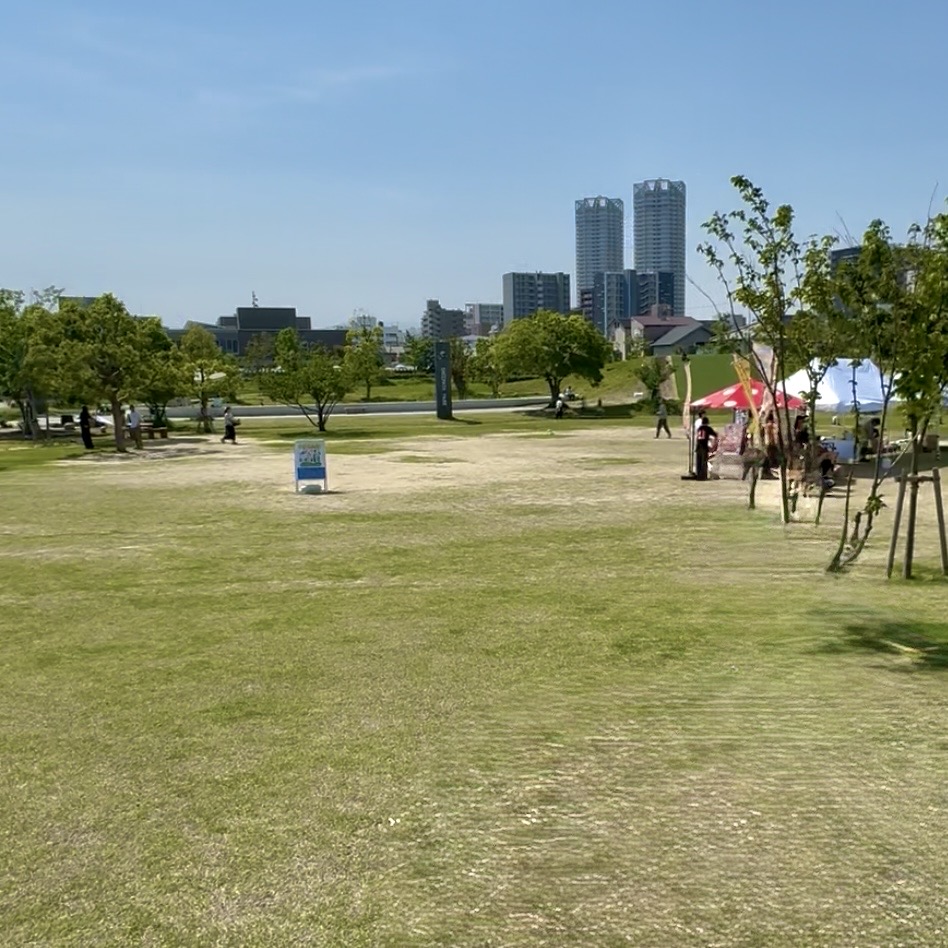 シーパスパークの芝生広場